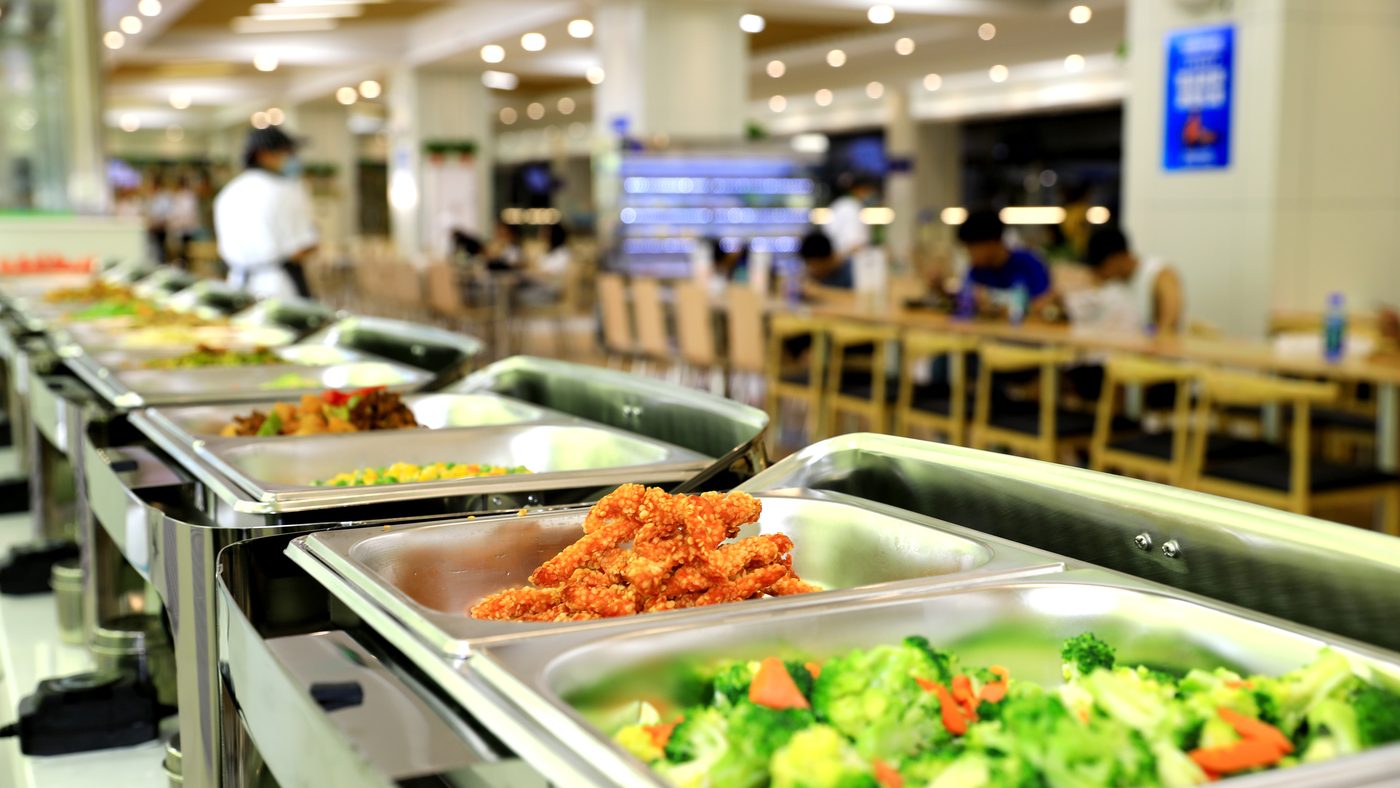 食堂窗口与菜品 · 陕西单招集训实拍
